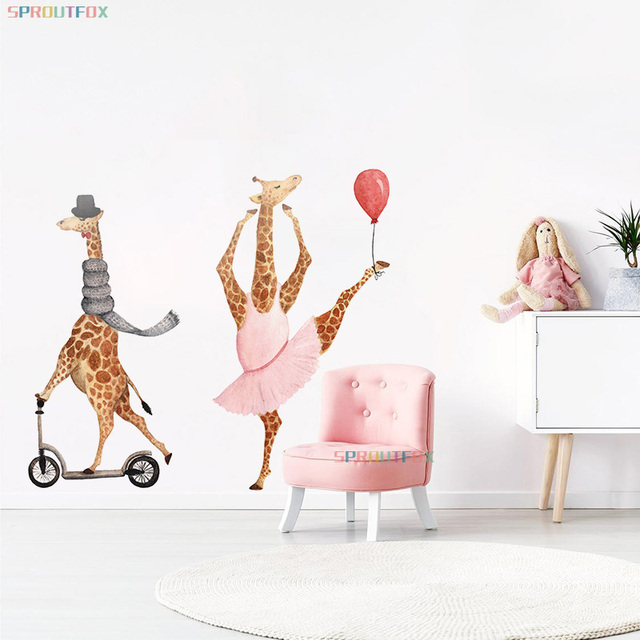 Naklejka ścienna Cute Animal Mr. Deer - skuter i panna balet Deer dla dzieci - dekoracja domu - nowoczesne pomieszczenia - pokój dzienny - Wianko - 8