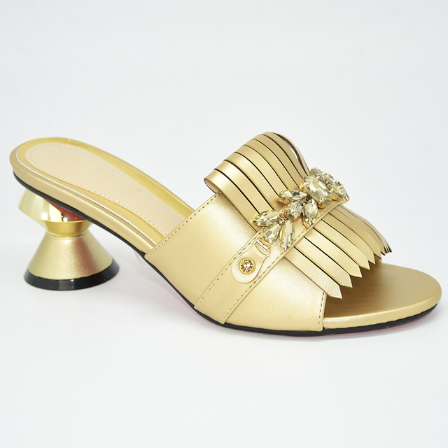 Eleganckie letnie buty damskie na słupku ozdobione dżetami wysokiej jakości - Wianko - 6