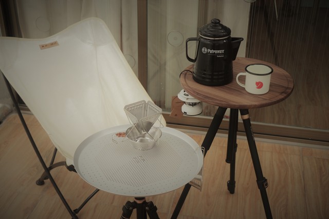 Stolik do herbaty boczny na statywie, składany, aluminiowy, przenośny, luksusowy, idealny na pikniki i kempingi - Wianko - 10