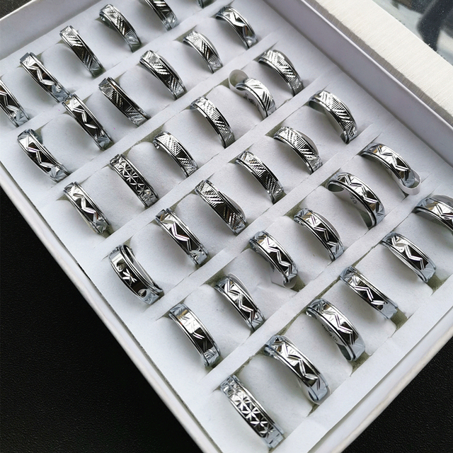 Hurtownia polskich pierścieni Spinner serce Chrome, 50 sztuk/partia, mix stylowych wzorów z laserowym cięciem, unisex biżuteria prezenty - Wianko - 1
