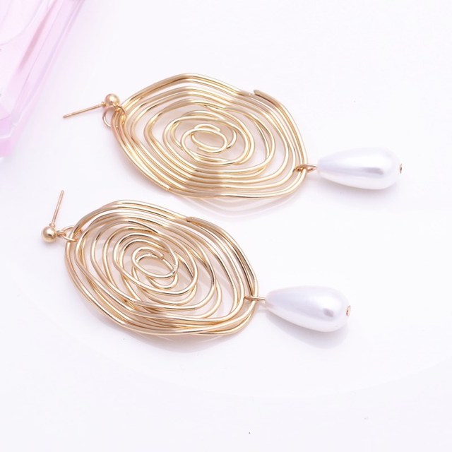 Kolczyki wiszące imitacja perły w stylu koreańskim z geometrycznym metalowym wisiorkiem - biżuteria ślubna-accessorize - Wianko - 4