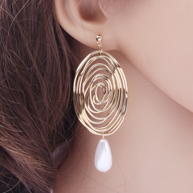 Kolczyki wiszące imitacja perły w stylu koreańskim z geometrycznym metalowym wisiorkiem - biżuteria ślubna-accessorize - Wianko - 8