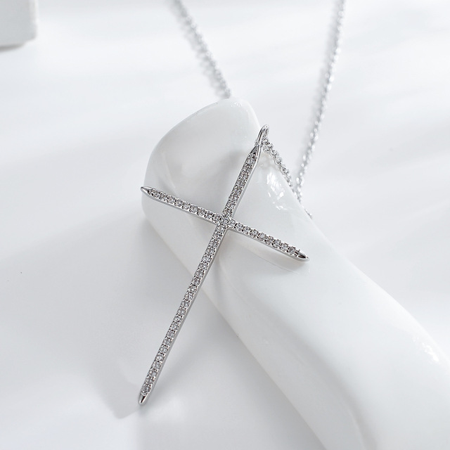 Srebrno-złoty naszyjnik z dużym krzyżem - elegancka biżuteria dla kobiet - Wianko - 15