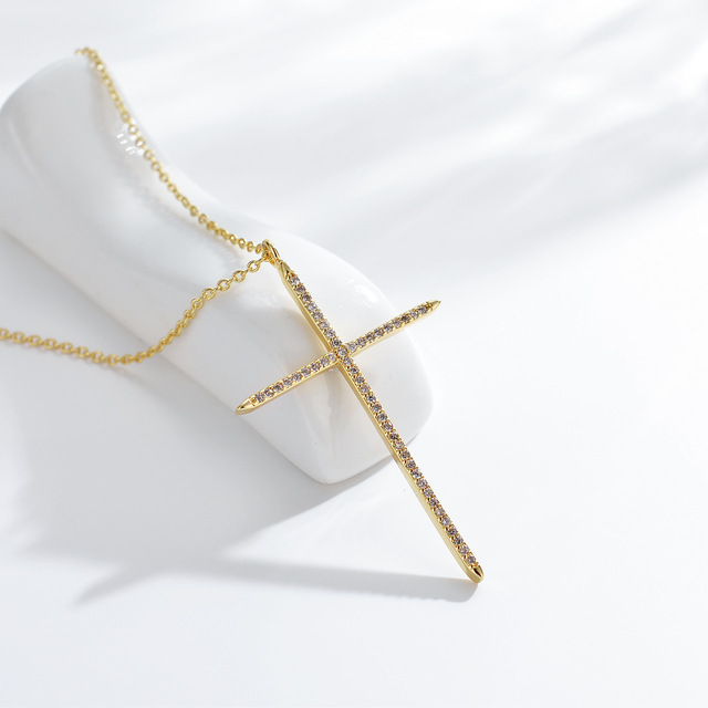 Srebrno-złoty naszyjnik z dużym krzyżem - elegancka biżuteria dla kobiet - Wianko - 13