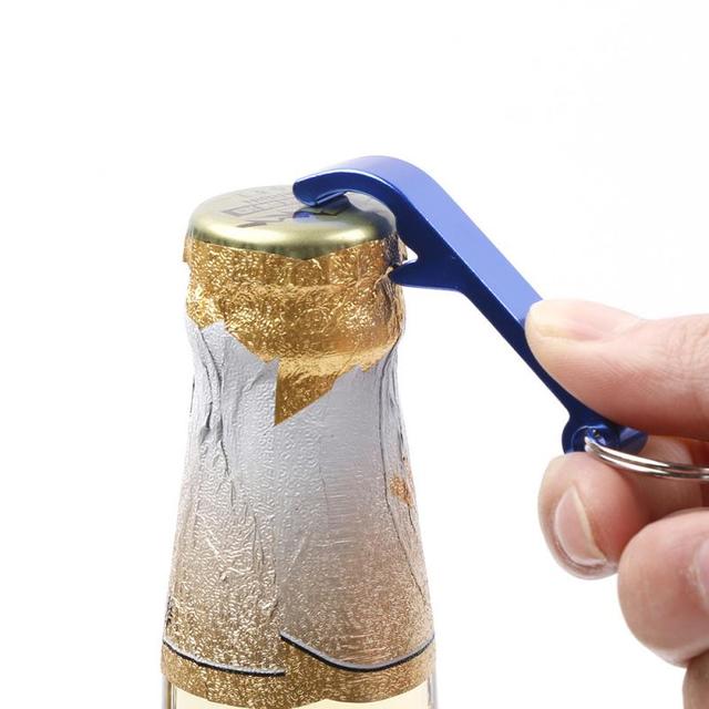 Przenośny aluminiowy otwieracz do butelek piwa - 4 w 1 brelok kieszonkowy, 5 kolorów, idealny na upominki weselne i jako narzędzie barowe - Wianko - 4