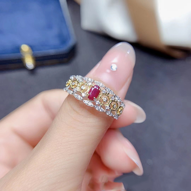 Regulowany pierścień z owalnym naturalnym rubinem (3*5mm) o luksusowym wyglądzie, wykonany ze srebra pr. 925 - idealny prezent na urodziny dla kobiet - Wianko - 4