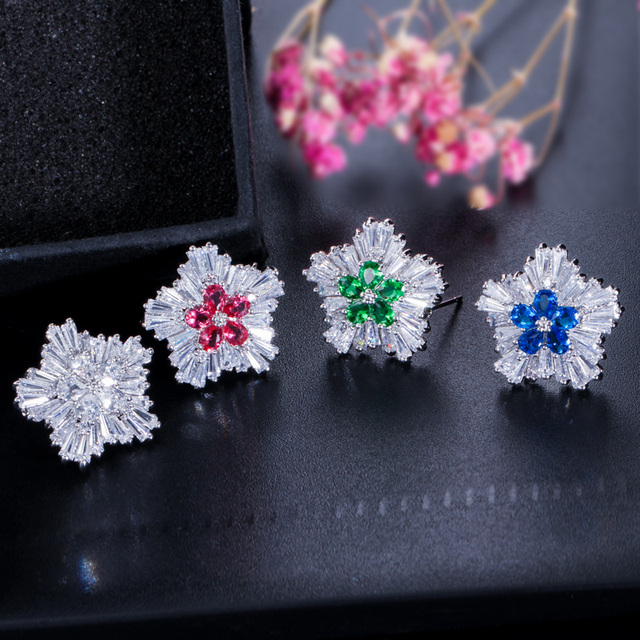 Zestaw biżuterii damska marki CWWZircons: wisiorek kwiatowy z AAA cyrkoniami sześcianowymi i kolczyki - Wianko - 3