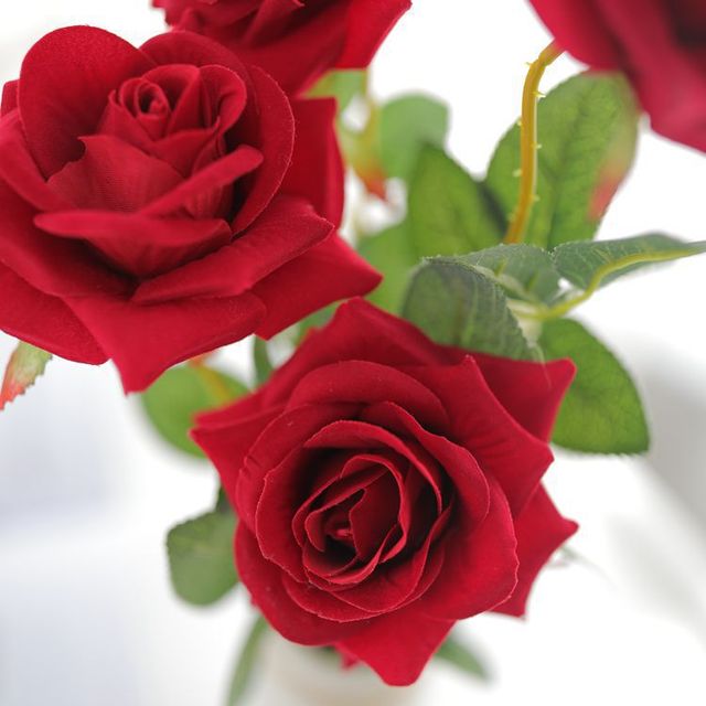 Sztuczna roślina - bukiet róż flanelowych: czerwony, biały, 50cm - Wianko - 12