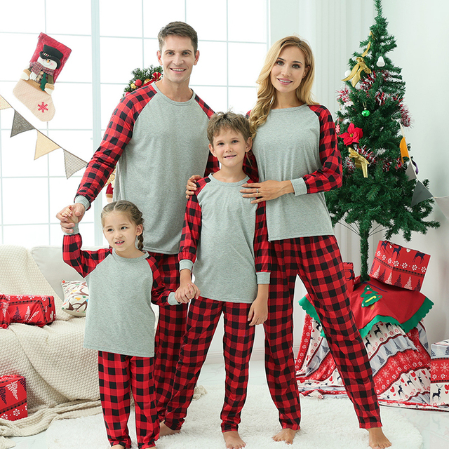 Rodzinne pasujące piżamy na Boże Narodzenie 2021 dla tatusia, mamy i dziecka - zestaw ubrań homewear dla rodziny - Wianko - 22