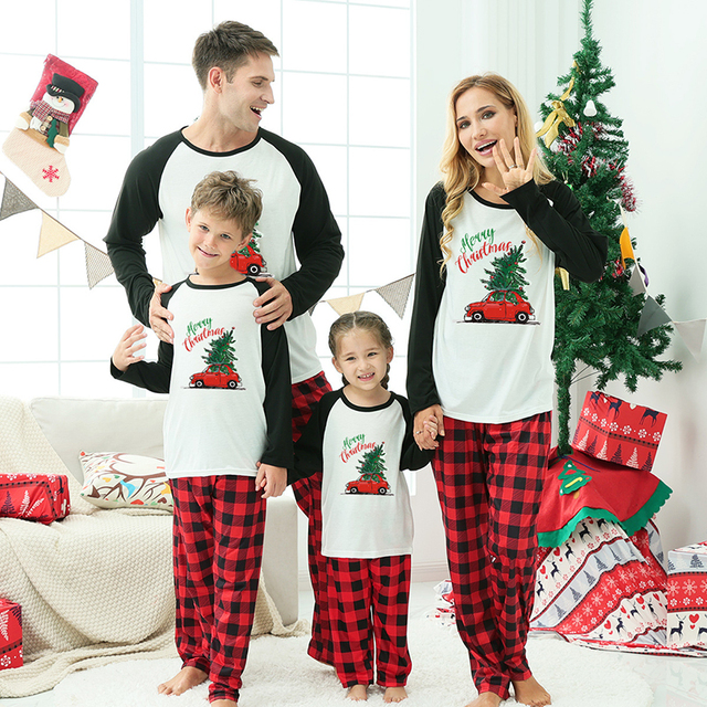 Rodzinne pasujące piżamy na Boże Narodzenie 2021 dla tatusia, mamy i dziecka - zestaw ubrań homewear dla rodziny - Wianko - 13