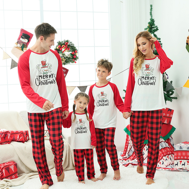Rodzinne pasujące piżamy na Boże Narodzenie 2021 dla tatusia, mamy i dziecka - zestaw ubrań homewear dla rodziny - Wianko - 10