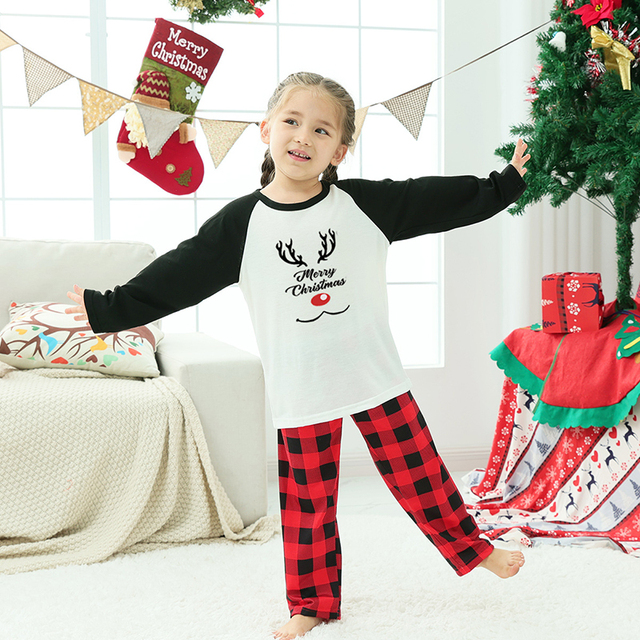 Rodzinne pasujące piżamy na Boże Narodzenie 2021 dla tatusia, mamy i dziecka - zestaw ubrań homewear dla rodziny - Wianko - 7