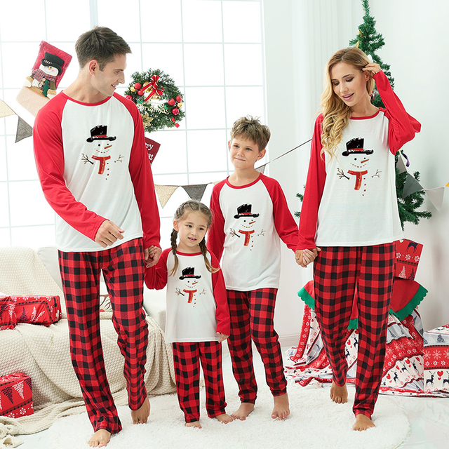 Rodzinne pasujące piżamy na Boże Narodzenie 2021 dla tatusia, mamy i dziecka - zestaw ubrań homewear dla rodziny - Wianko - 16