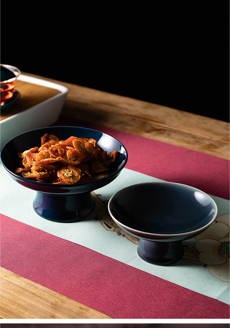 Nowoczesne wysokie stopy ceramiczne naczynia japońskie: talerze deserowe, miska na owoce, kolorowa glazura do kawy i dekoracje do salonu - Wianko - 8
