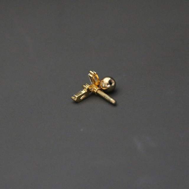 Kolczyk do chrząstki ucha z cyrkonią geometryczną w złotym kolorze - Wianko - 6