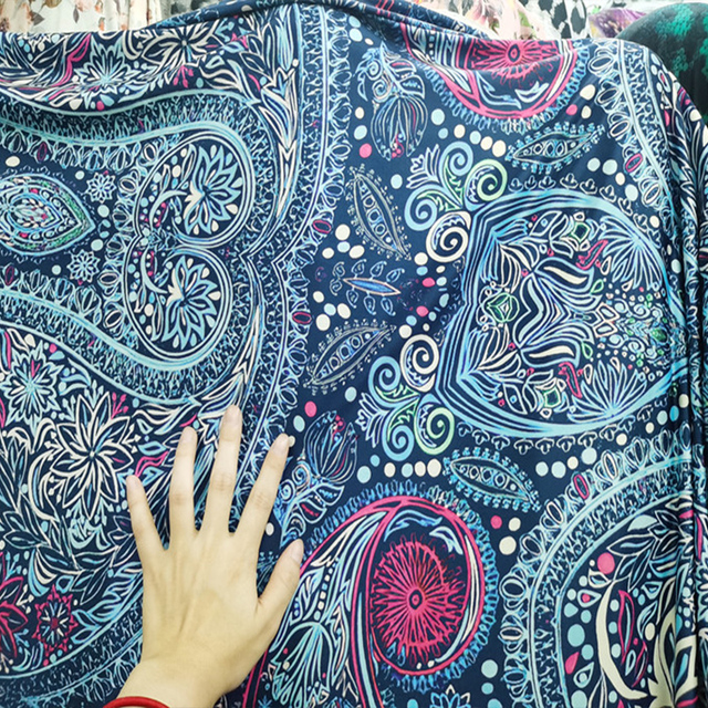 Modna tkanina jedwabno-bawełniana ze stretchem, niebieski kwiatowy nadruk, idealna do szycia sukienek i cheongsamów - Wianko - 2