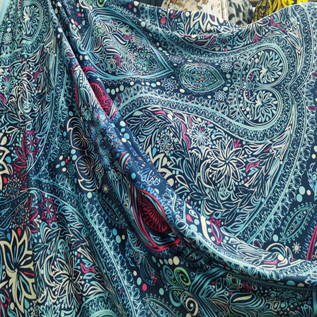 Modna tkanina jedwabno-bawełniana ze stretchem, niebieski kwiatowy nadruk, idealna do szycia sukienek i cheongsamów - Wianko - 3