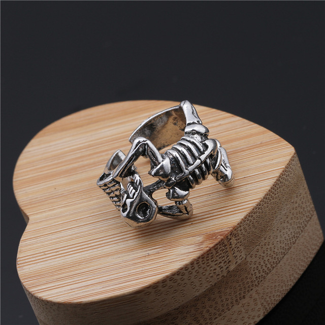 Pierścień otwierający w kształcie szkieletu z motywem punk retro - modny dodatek do stroju Hip Hop oraz idealny prezent na Halloween - Wianko - 7