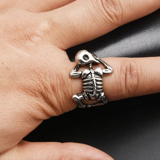 Pierścień otwierający w kształcie szkieletu z motywem punk retro - modny dodatek do stroju Hip Hop oraz idealny prezent na Halloween - Wianko - 3