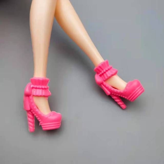 6 par niebieskich butów na wysokim obcasie dla lalek Barbie - trampki, sandały, księżniczka - moda dla lalek - Wianko - 6