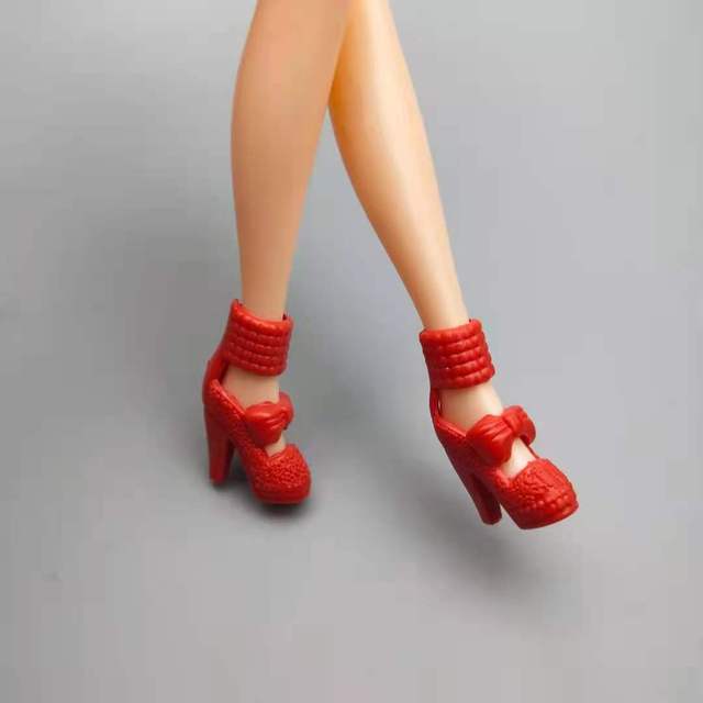 6 par niebieskich butów na wysokim obcasie dla lalek Barbie - trampki, sandały, księżniczka - moda dla lalek - Wianko - 14