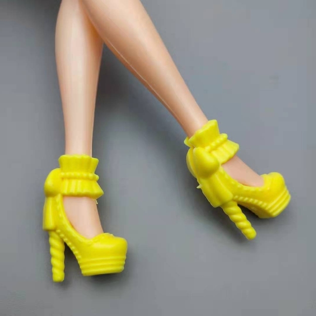 6 par niebieskich butów na wysokim obcasie dla lalek Barbie - trampki, sandały, księżniczka - moda dla lalek - Wianko - 10