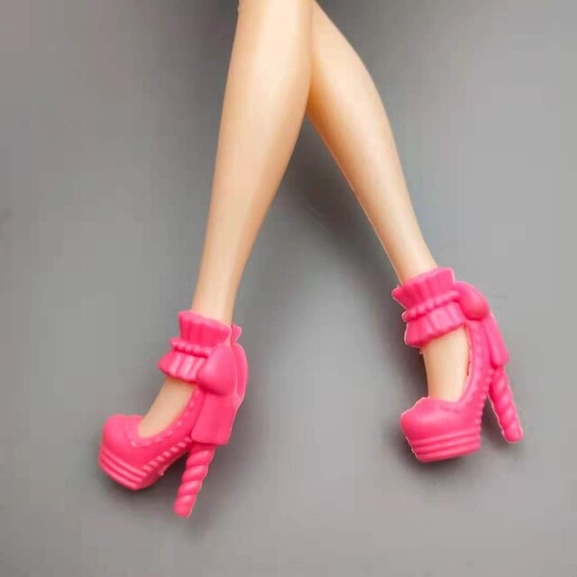 6 par niebieskich butów na wysokim obcasie dla lalek Barbie - trampki, sandały, księżniczka - moda dla lalek - Wianko - 7