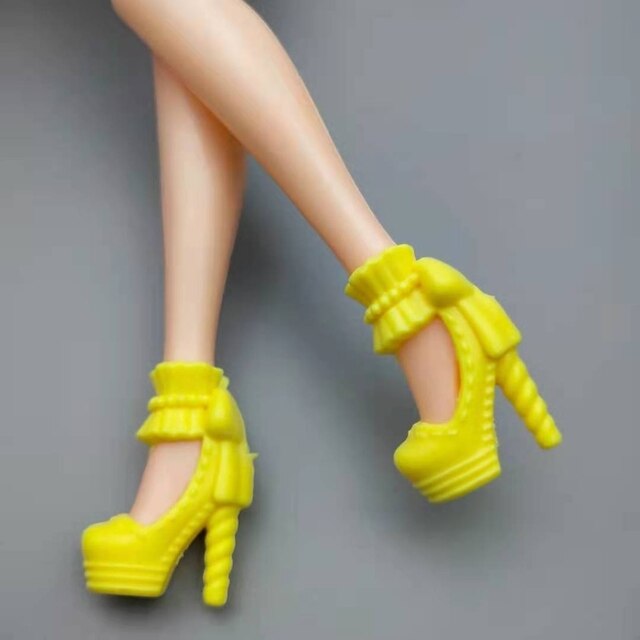 6 par niebieskich butów na wysokim obcasie dla lalek Barbie - trampki, sandały, księżniczka - moda dla lalek - Wianko - 11