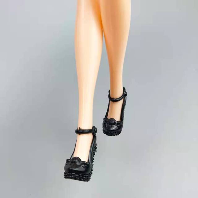 6 par niebieskich butów na wysokim obcasie dla lalek Barbie - trampki, sandały, księżniczka - moda dla lalek - Wianko - 18
