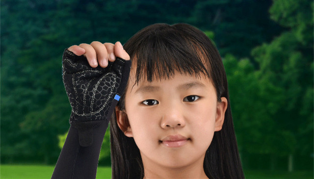 Rękawiczki sportowe dla dzieci 5-12 lat z osłoną przeciwsłoneczną pół palca oraz rękawem na zewnątrz do sportów takich jak deskorolka czy rowerek biegowy - Wianko - 14