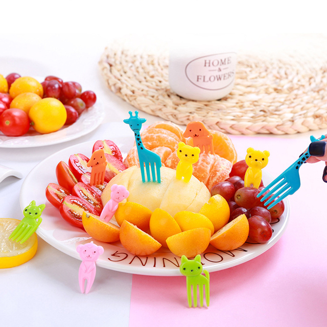 Kreatywny plastikowy widelec owocowy – dekoracyjne jedzenie bento z mini kolorowymi motywami - Wianko - 8