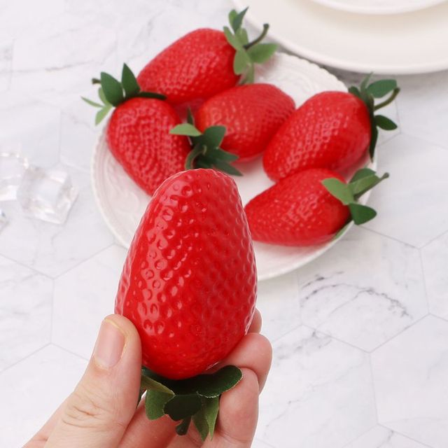Realistyczna sztuczna truskawka do dekoracji kuchni - symulacja owocu o wyświetlaczu K1MF - Wianko - 7