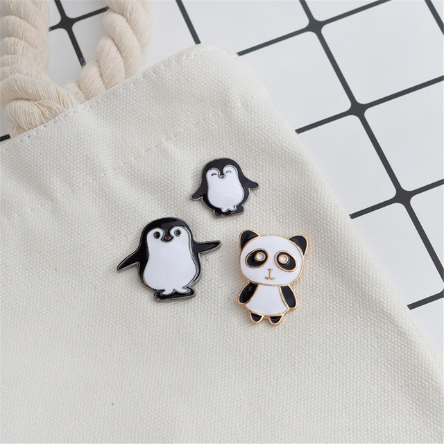 Broszka emaliowana z motywem zwierząt - Panda i pingwin, matka i dziecko, do kurtki, płaszcza, plecaka - Wianko - 1