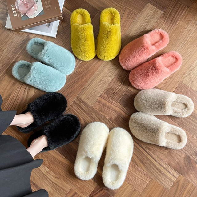 Zimowe kapcie kobiety puszyste futro 2021 zamknięte buty ciepłe solidne, z pluszowym kolorem - Wianko - 1