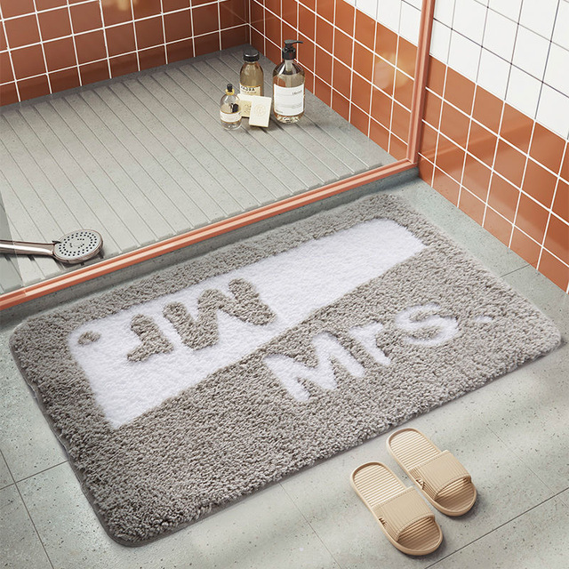 Dywanik łazienkowy Fluffy Bathmat z funkcją wycieraczki, antypoślizgową matą podłogową i śmiesznymi napisami - Wianko - 6