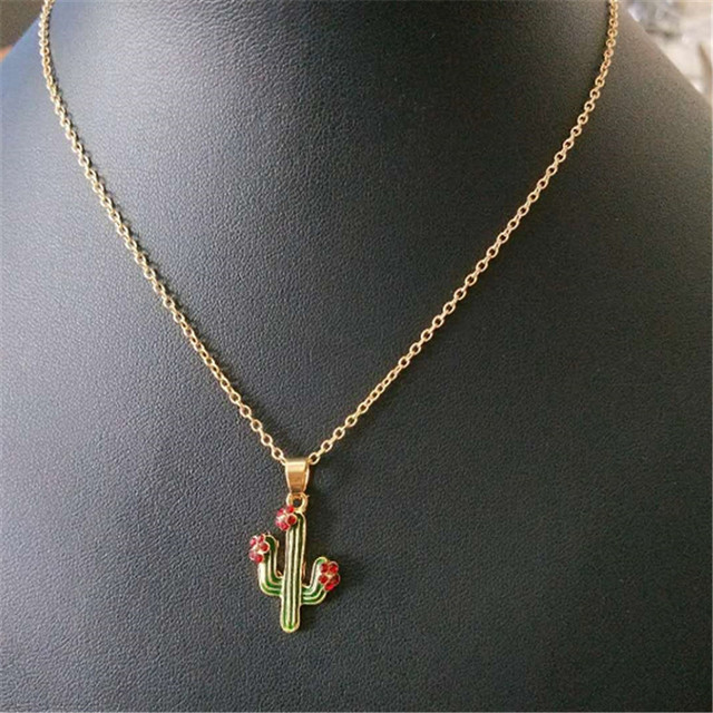 Złote kolczyki z czerwonym kryształem i zieloną emalią - delikatny kwiatowy motyw - Wianko - 8