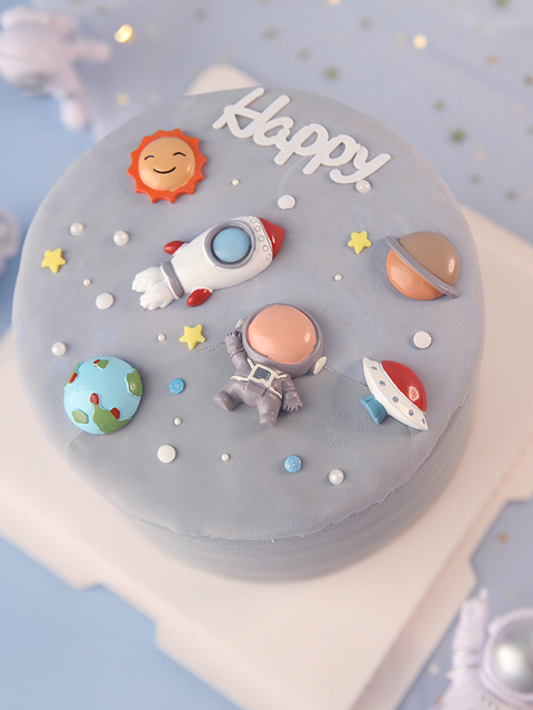 Oto gotowa propozycja finalnego tytułu produktu: Zestaw dekoracji astronauta kosmicznego chłopca - 6 sztuk dekoracji na imprezę urodzinową, Baby Shower, tort i stół - DIY Party Decor - Wianko - 3