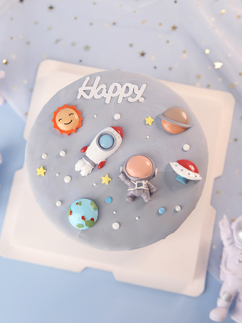 Oto gotowa propozycja finalnego tytułu produktu: Zestaw dekoracji astronauta kosmicznego chłopca - 6 sztuk dekoracji na imprezę urodzinową, Baby Shower, tort i stół - DIY Party Decor - Wianko - 1