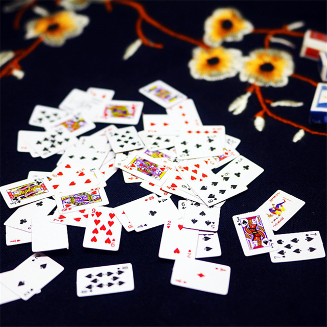 Mini zestaw kart do gry w pokera - zabawne modele Poler, miniaturowe gry, akcesoria do 1:12 domków dla lalek - Wianko - 5