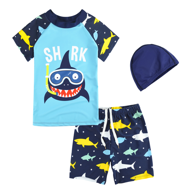 Zestaw 3 szt. strojów kąpielowych dla chłopców - kostium kąpielowy + czapka z nadrukiem rekin, rashguardy chłopięce w kreskówkowym stylu - Wianko - 5