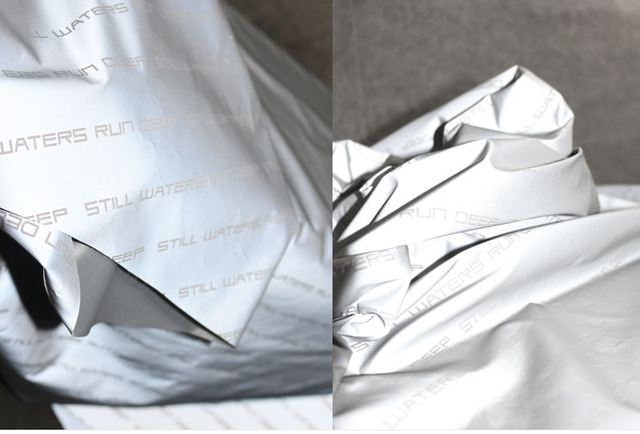 Tytuł produktu: Tkanina projektanta trencz w jasnym, odblaskowym srebrnym kolorze - Wianko - 5