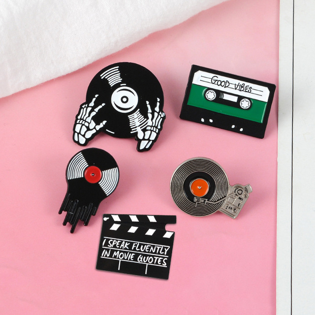 Broszka punkowa z emaliowanym motywem pin, dobre wibracje - dla miłośników muzyki punkowej, taśma DJ na gramofonie - biżuteria prezent dla przyjaciół - Wianko - 5