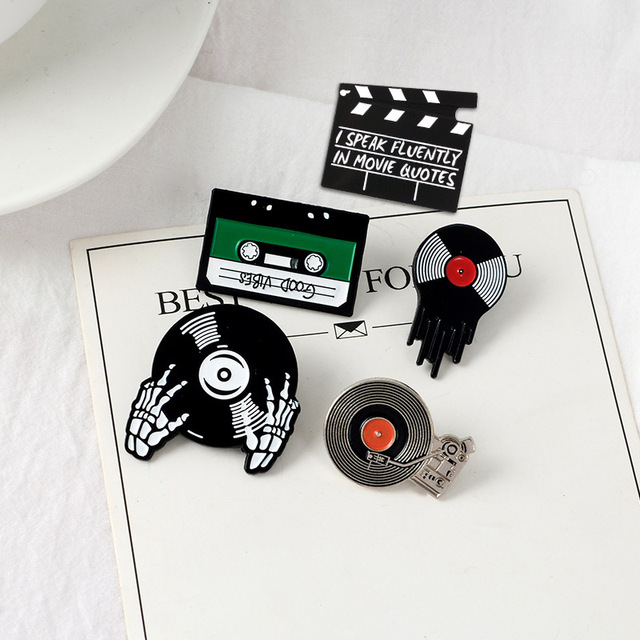 Broszka punkowa z emaliowanym motywem pin, dobre wibracje - dla miłośników muzyki punkowej, taśma DJ na gramofonie - biżuteria prezent dla przyjaciół - Wianko - 6