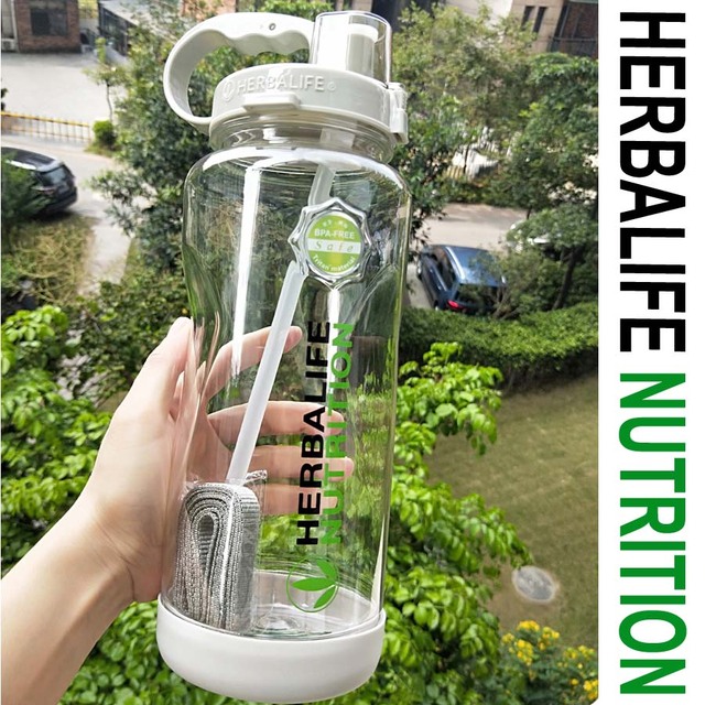 Hurtownia Herbalife Nutrition Sport - Bidon 2L 1000ml - Przenośna butelka wody plastikowa na rower, wspinaczkę, piknik i camping - Wianko - 7