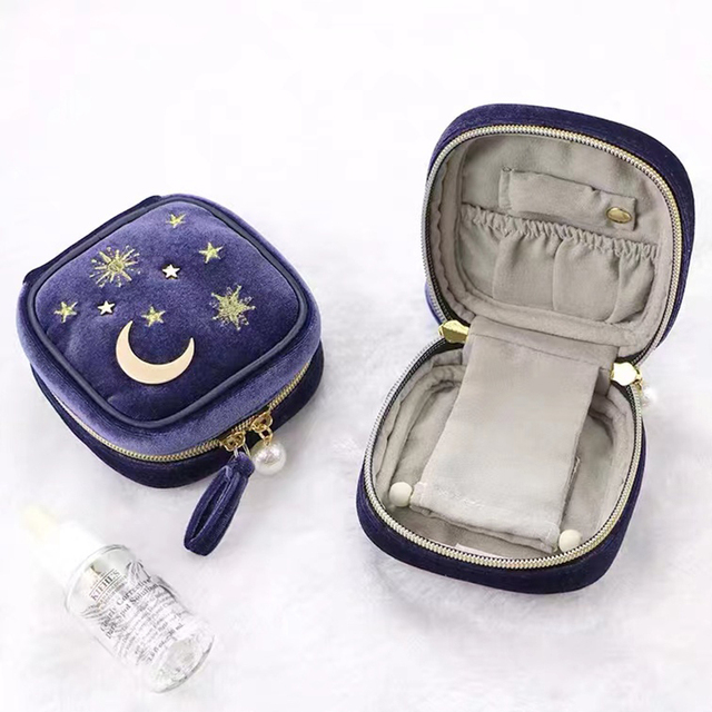 Aksamitna torba na biżuterię - przechowuj naszyjniki, bransoletki i kolczyki w stylowy sposób - Wianko - 4