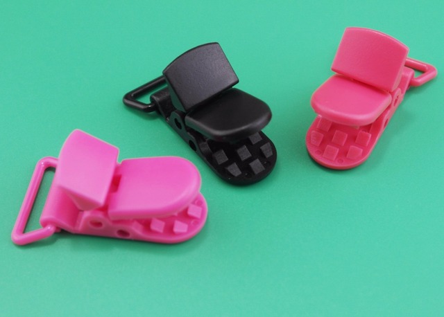 Sutoyuen 200 szt. Mix 20 kolorów 20mm KAM D kształt plastikowych klipsów smoczków zacisk plastikowy smoczka z gryzakiem dla niemowląt z uchwytem na łańcuszek - Wianko - 5