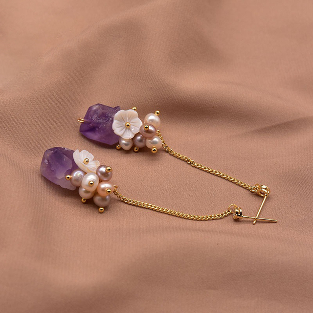 Słodka wiosna - kolczyki sztyfty 2021 z fioletowym kamieniem i prawdziwą perłą - delikatna biżuteria handmade dla kobiet - Wianko - 3