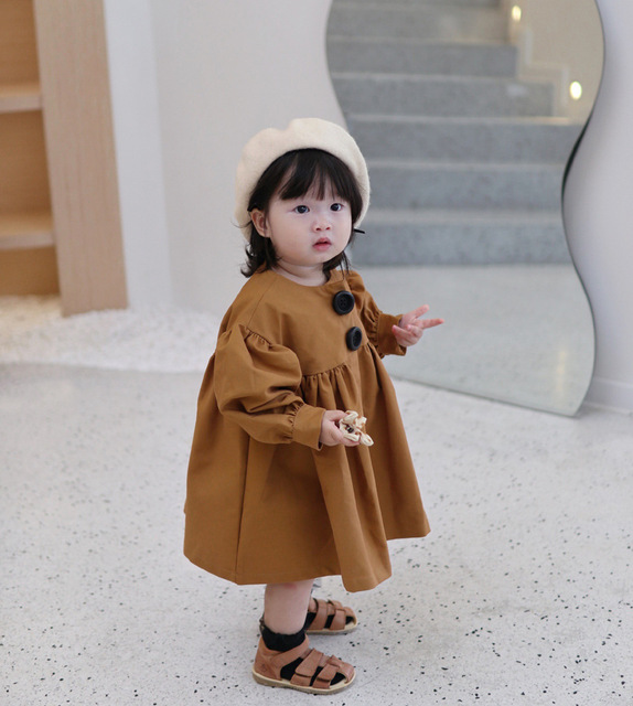 Sukienka dla dziewczynek Trench w stylu leśnym: koreański design, jesienny look z guzikami - Wianko - 4
