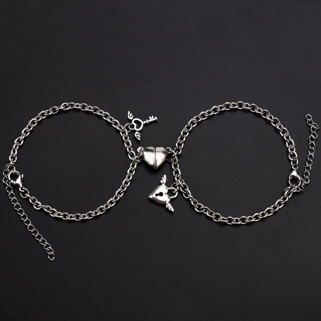 Zdjęcie: Bransoletka celebrytka z 2 sercami magnesów, kluczem i łańcuchem ze stali nierdzewnej - Wianko - 18