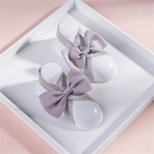 Buty dla noworodka 0-1 lat - kwiatowy wzór, jednolity kolor, ozdobione łukami - idealne do zdjęć i jako pamiątka - Wianko - 7